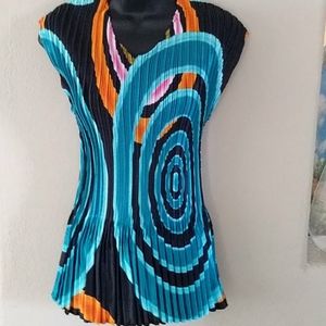Psychedelic Pleated Expandable Cap Sleeve Top